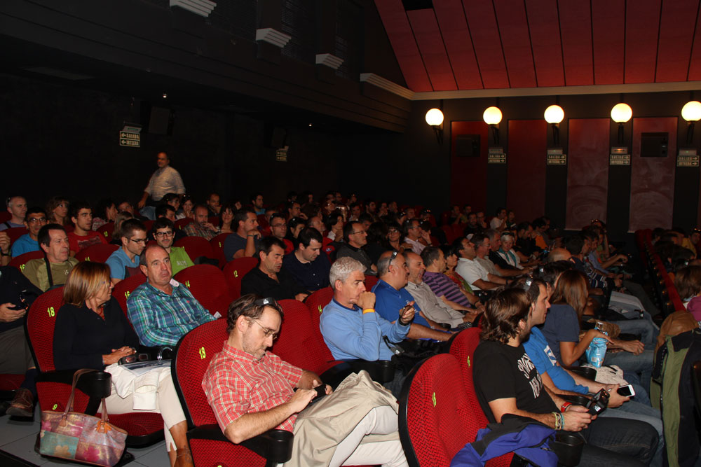 CAMPAÑA SOLIDARIA CON NEPAL Y ESTRENO EN EXCLUSIVA DE "EVEREST" PARA FEDERADOS